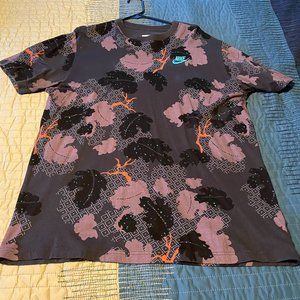Nike Regular Fit Graphic Print Tee Shirt